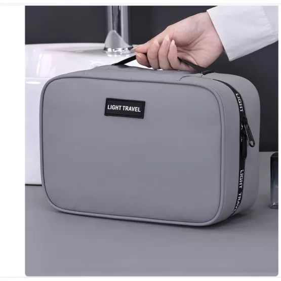 INF Stilvolle PU Leder Kulturbeuteltasche für Herren